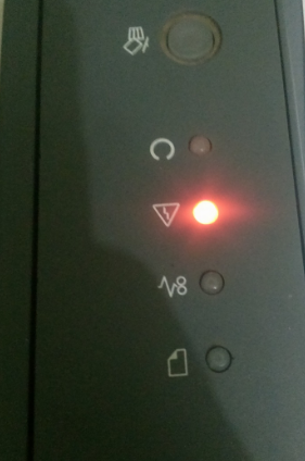 loi-4-may-in-bao-loi-den-do-hoac-khong-hoat-dong-1-gsuhyc